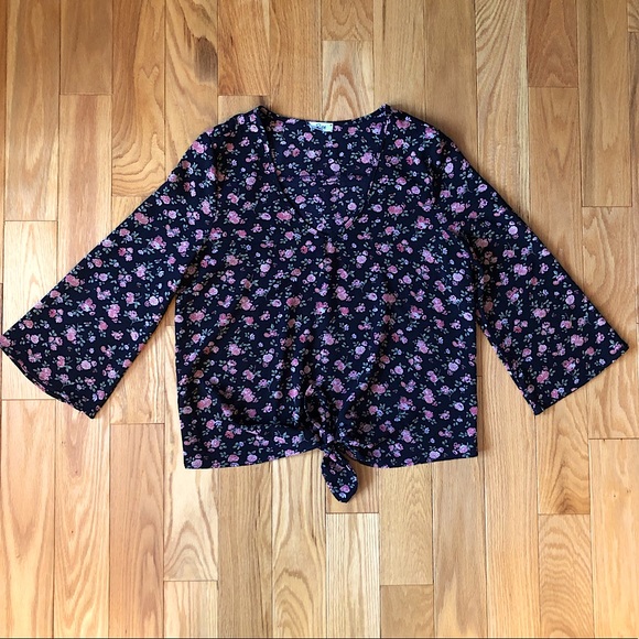NWOT “Ripe” Floral Tie Front V-Neck Blouse - Picture 3 of 13